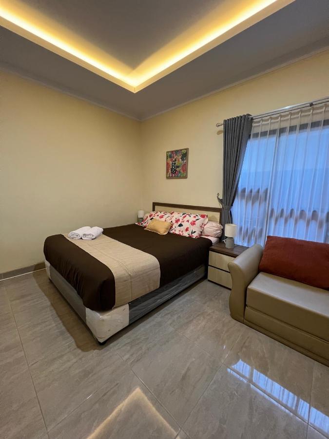 Apartamento Casa Familia Sleman  Exterior foto